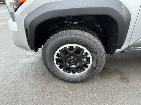 New 2025 Toyota Tacoma TRD Off-Road image 12