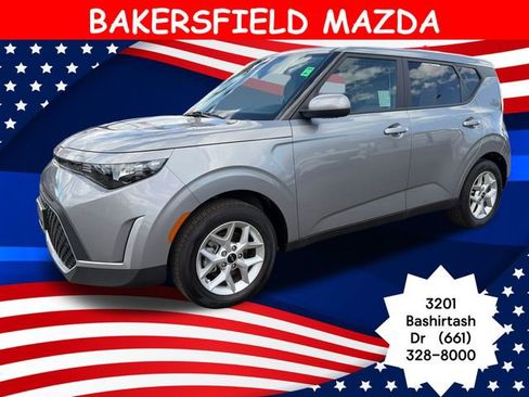 Used 2025 Kia Soul LX FWD image 1