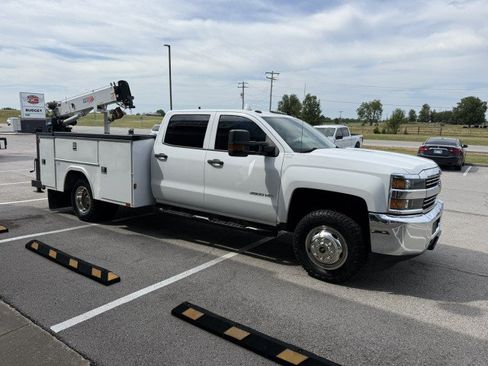 Used 2017 Chevrolet Silverado 3500 W/T w/ WT Convenience Package AWD/4WD image 4