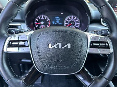 Used 2022 Kia Telluride LX AWD/4WD image 23