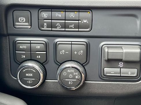 New 2026 Chevrolet Suburban RST w/ Advanced Technology Package AWD/4WD image 32