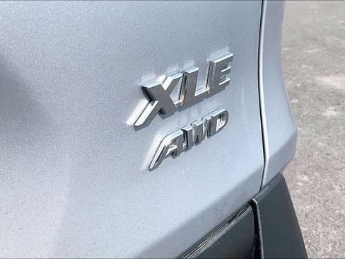 Used 2025 Toyota RAV4 XLE AWD/4WD image 8