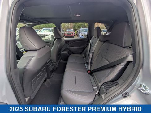 Certified 2025 Subaru Forester Premium AWD/4WD image 30