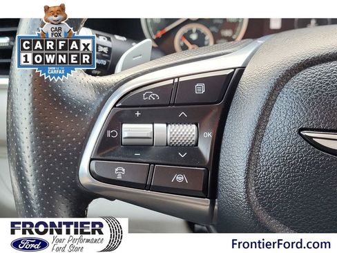 Used 2024 Genesis G70 2.5T image 18