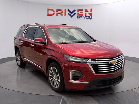 Used 2023 Chevrolet Traverse Premier FWD image 7
