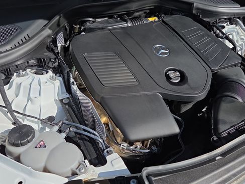 Certified 2024 Mercedes-Benz GLC 300 image 32