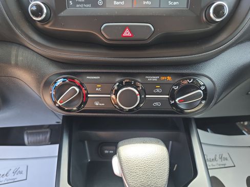 Used 2021 Kia Soul LX FWD image 20