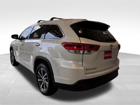 Used 2018 Toyota Highlander XLE FWD image 4