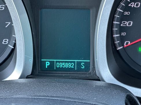 Used 2010 Chevrolet Equinox LT w/ Cargo Management Package FWD image 21