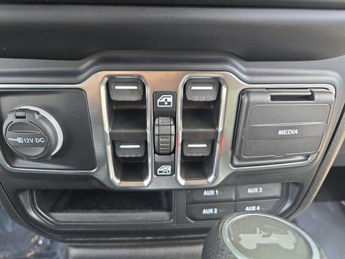 Used 2022 Jeep Wrangler Unlimited Sport image 31