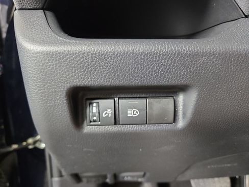 Used 2025 Toyota RAV4 XLE FWD image 28