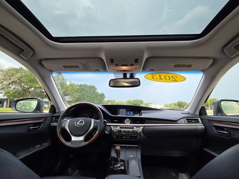Used 2013 Lexus ES 350 w/ Luxury Pkg FWD image 19