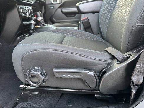 Used 2021 Jeep Wrangler Unlimited Islander image 21