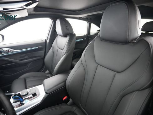 Used 2023 BMW i4 eDrive35 RWD image 4