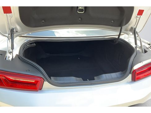 Used 2018 Chevrolet Camaro LT RWD image 19