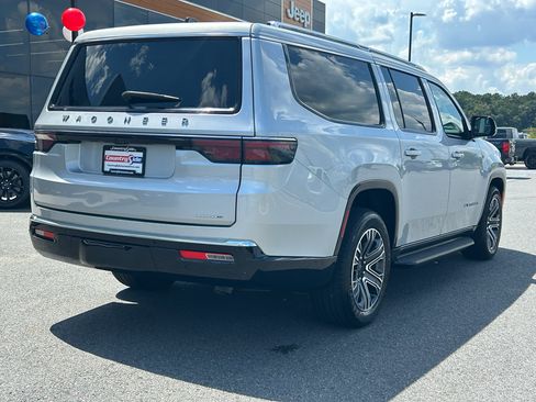 Used 2024 Jeep Wagoneer L Series II image 6