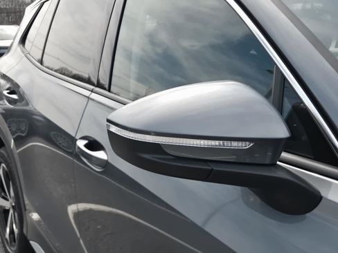 New 2026 Volkswagen Tiguan SE image 6