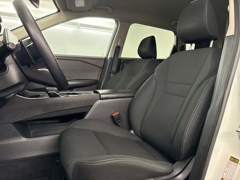 Used 2023 Nissan Rogue S FWD image 17