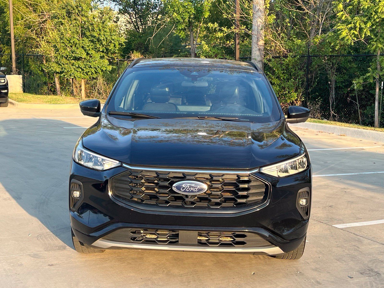 Used 2023 Ford Escape ST-Line Select w/ Tech Pack #2 AWD/4WD image 2