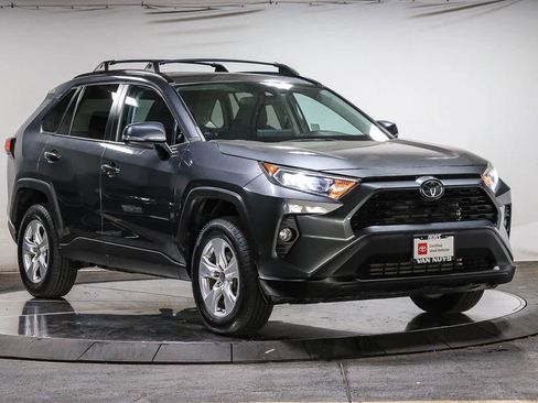 Certified 2019 Toyota RAV4 XLE w/ Convenience Package FWD image 6