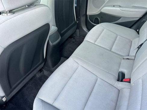 Used 2018 Hyundai Elantra SE image 12
