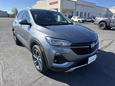 Used 2022 Buick Encore GX Select image 3