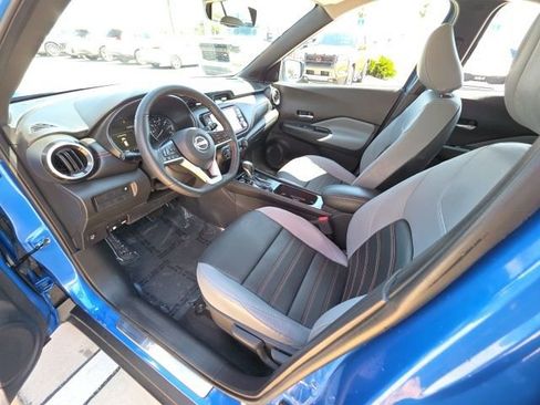 Used 2022 Nissan Kicks SR w/ Premium Package image 12