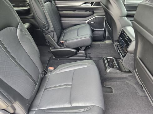 New 2026 Jeep Grand Wagoneer Limited AWD/4WD image 36