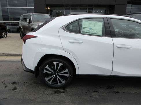 New 2026 Lexus UX 300h AWD image 11