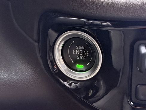 Used 2023 Chevrolet Silverado 1500 LTZ AWD/4WD image 18