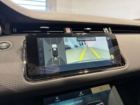 Used 2023 Land Rover Range Rover Evoque R-Dynamic S AWD/4WD image 22