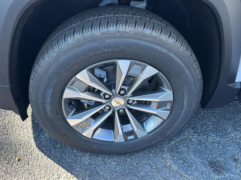 New 2026 Chevrolet Equinox LT w/ Convenience Package II image 30