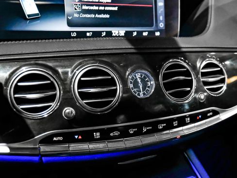 Used 2019 Mercedes-Benz S 560 Sedan image 25