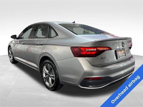 Used 2024 Volkswagen Jetta SE FWD image 7