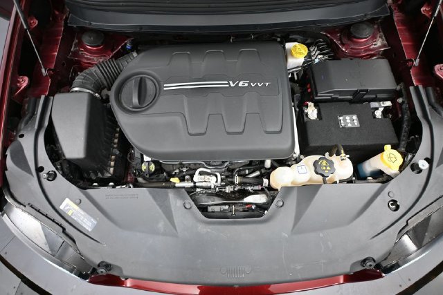 Used 2019 Jeep Cherokee Sport w/ Cold Weather Group AWD/4WD image 38