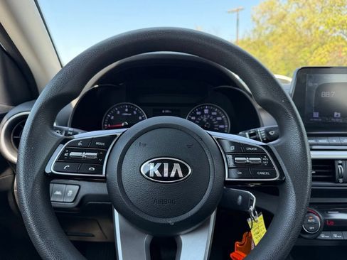 Used 2019 Kia Forte LXS FWD image 11