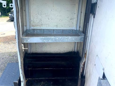 Used 2010 Ford E-350 and Econoline 350 Super Duty image 12