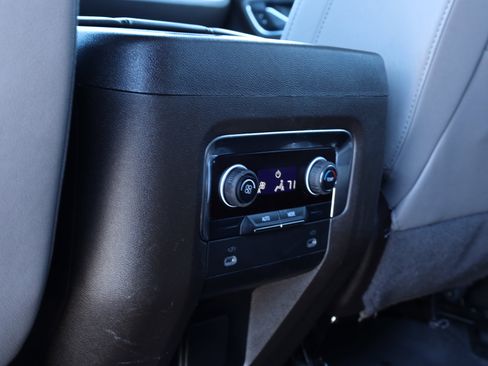 Used 2024 Chevrolet Suburban LT image 13