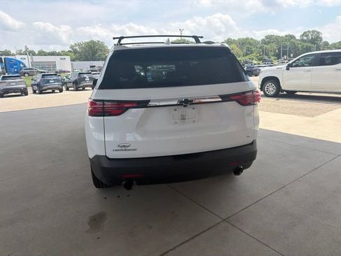 Used 2023 Chevrolet Traverse LT FWD image 4