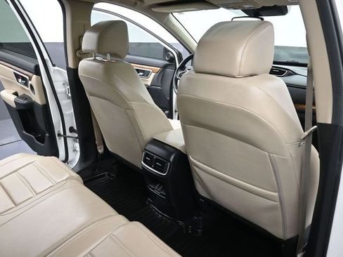 Used 2018 Honda CR-V Touring image 12