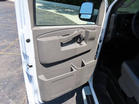 Used 2024 Chevrolet Express 2500 w/ Driver Convenience Package RWD image 22