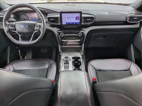 Certified 2023 Ford Explorer ST-Line w/ Class IV Trailer Tow Package image 18