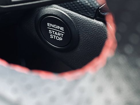 Used 2025 Ford Escape ST-Line image 16