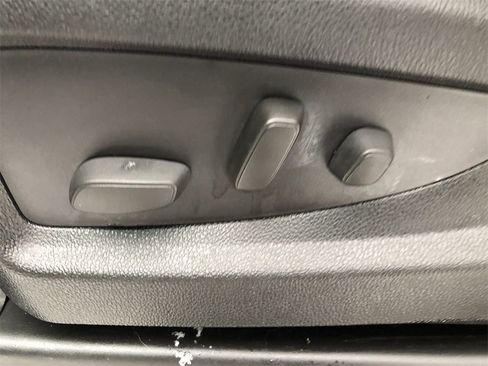 Used 2015 Chevrolet Tahoe LTZ image 12