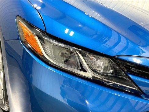 Certified 2020 Toyota Camry LE image 29