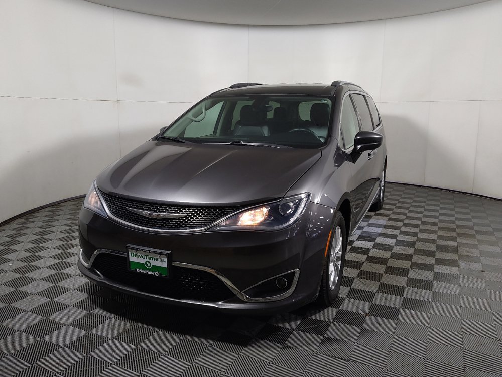 Used 2018 Chrysler Pacifica Touring-L FWD image 15