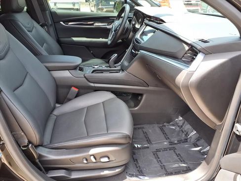 Used 2024 Cadillac XT5 Premium Luxury w/ Technology Package FWD image 9