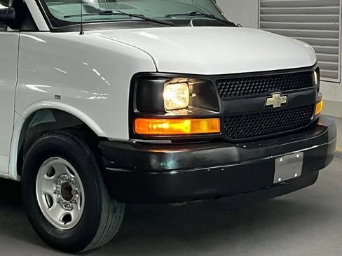 Used 2014 Chevrolet Express 2500 w/ Cold Climate Package RWD image 28