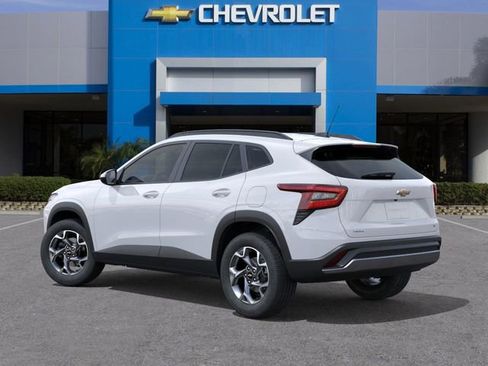 New 2026 Chevrolet Trax LT w/ LT Convenience Package image 3