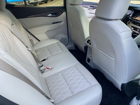 Used 2023 Buick Envision Avenir image 41